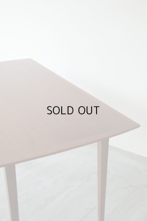 画像10: ダイニングテーブル